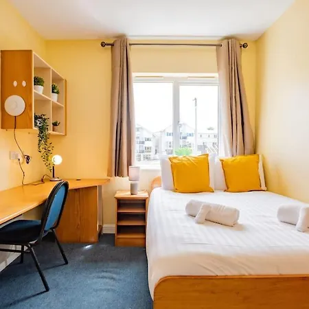 아파트 82 - 3 Bed By Shortstays 골웨이