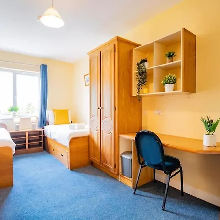 82 - 3 Bed By Shortstays 아파트 골웨이