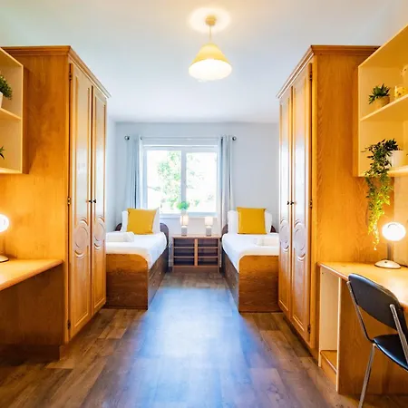82 - 3 Bed By Shortstays דירה