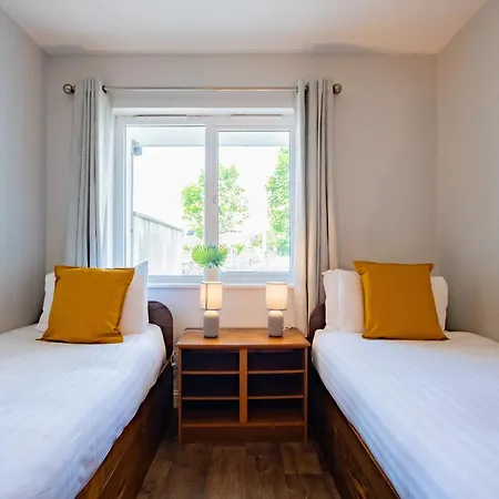 Apartment 3 Bed By Shortstays, Sleeps 5 *