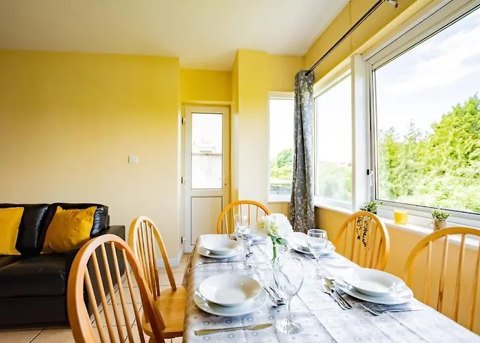 82 - 3 Bed By Shortstays * Голуэй