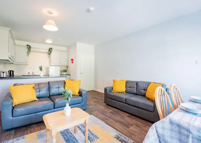 82 - 3 Bed By Shortstays דירה