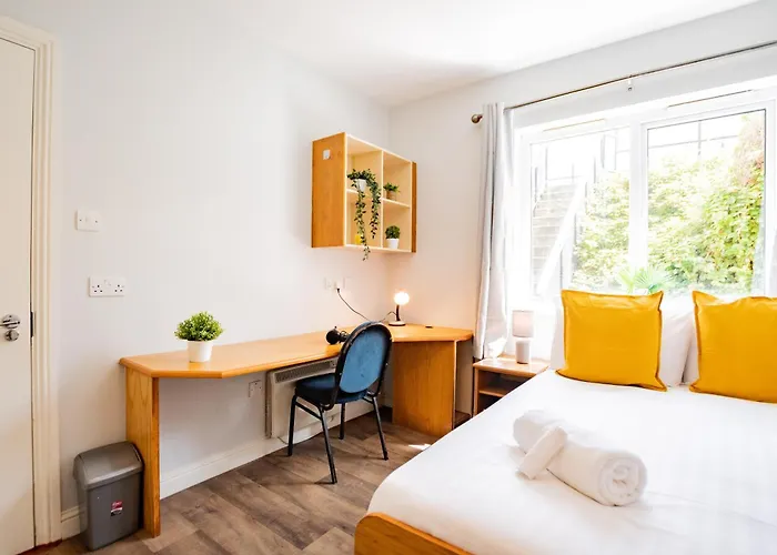 82 - 3 Bed By Shortstays 아파트 골웨이